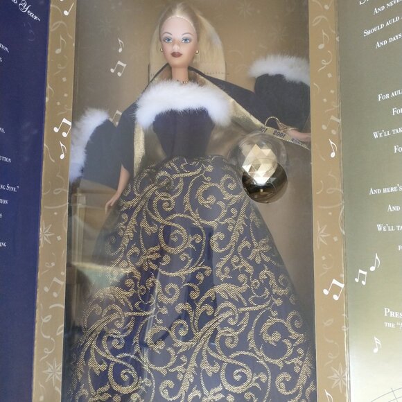 2001 Ring in the New Year Barbie - Picture 2 of 8